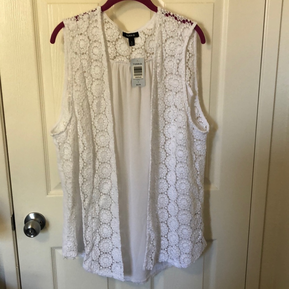 NWT sz 3 Torrid Vest